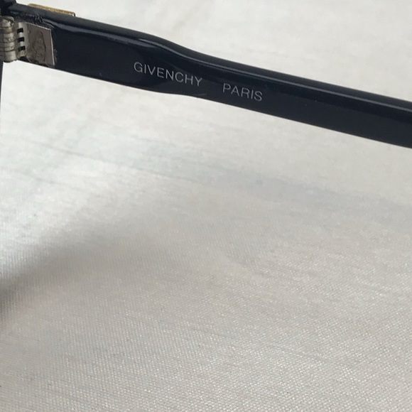 Givenchy vintage sunglasses - Picture 6 of 7